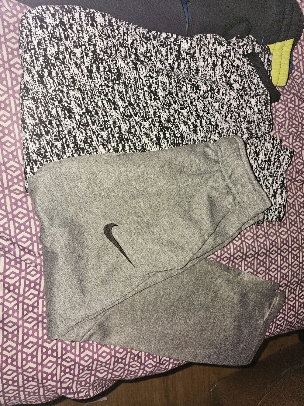 Joggers Lot Boys Size 8(m) - Picture 5 of 8